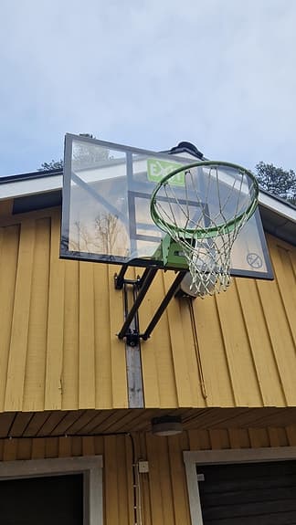 EXIT basketkorg med väggfäste