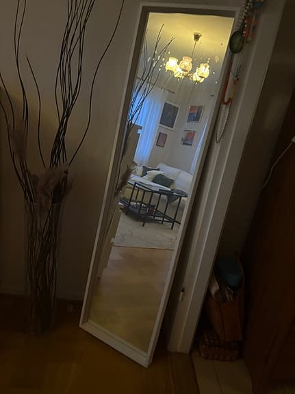 IKEA helkroppsspegel med vit ram
