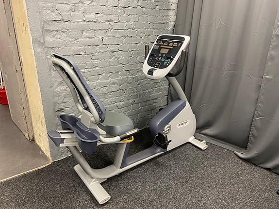 Precor RBK Liggcykel – Nyservad / Gymkvalitet (Commercial Series)