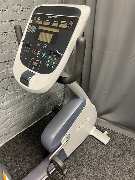 Precor RBK Liggcykel – Nyservad / Gymkvalitet (Commercial Series)