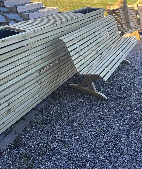 Träbänk / trädgårdsbänk / Trädgårdssoffa