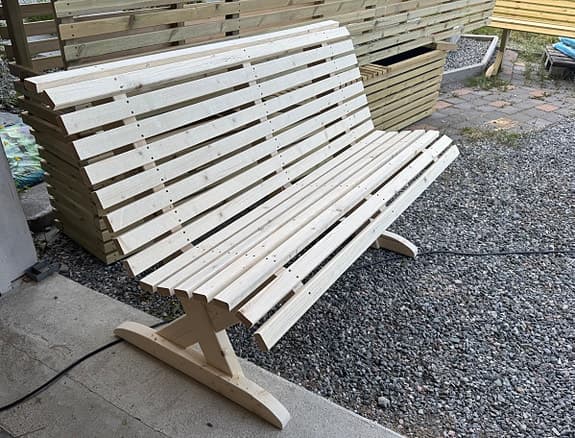 Träbänk / trädgårdsbänk / Trädgårdssoffa
