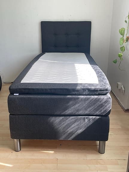 Säng med Madras