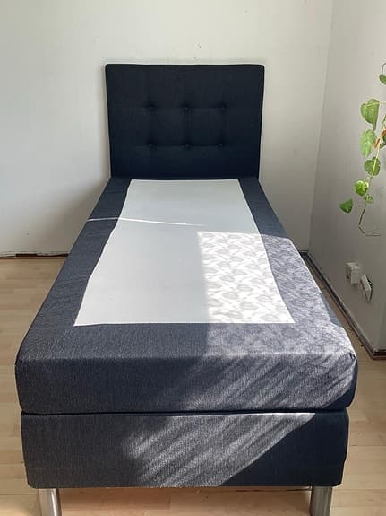Säng med Madras