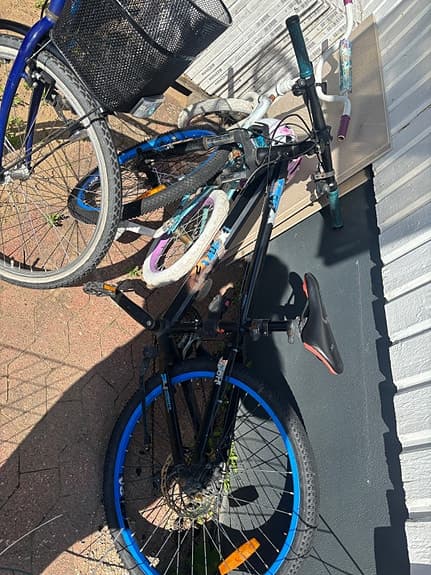 En damcykel och en bmx