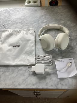 Sudio K2 Pro trådlösa over-ear hörlurar vita