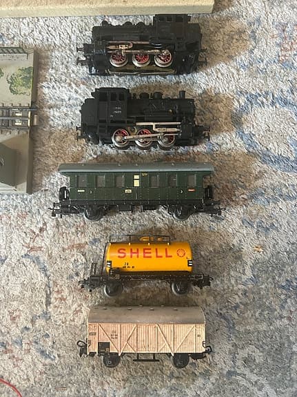 Märklin tågbana – lok, vagnar, räls & transformator (retro)