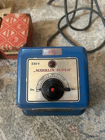 Märklin tågbana – lok, vagnar, räls & transformator (retro)