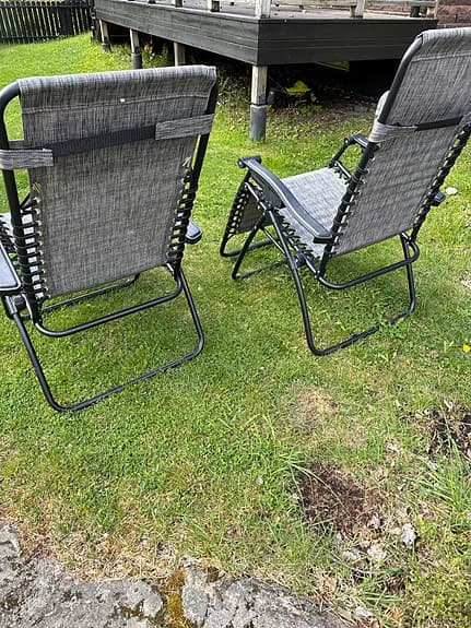 Fällbara solstolar grå med armstöd