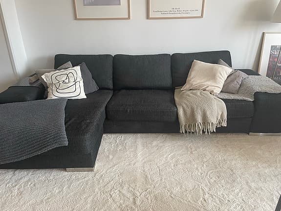 Stor bekväm soffa med divan