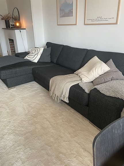 Stor bekväm soffa med divan