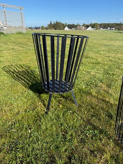 Svart eldkorg i metall ca 70 cm