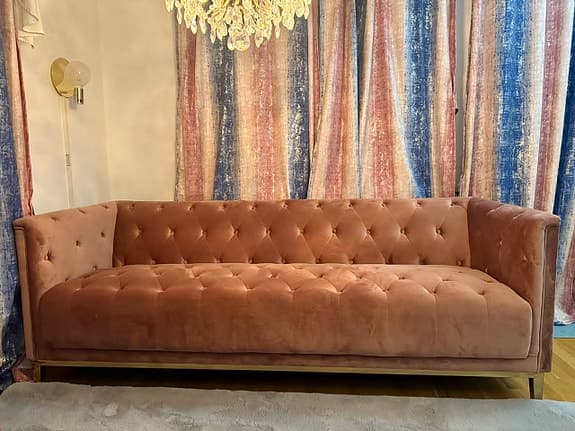 Luxurious Pink Velvet Tufted Sofa Set (3+2+1 Seater) AND Matching TV Table