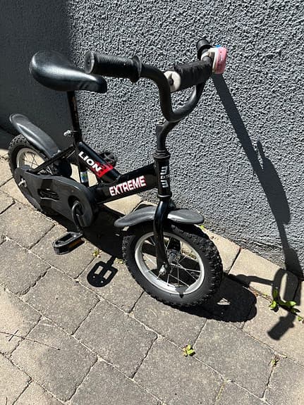Extreme Lion barncykel 12" svart