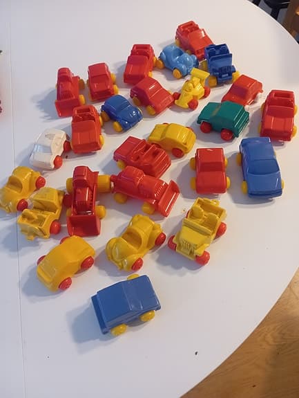 Plasto leksaksbilar i plast