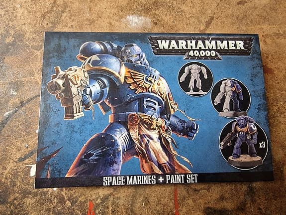 Warhammer 40,000 Space Marines + Paint Set