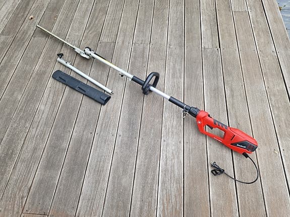 Häcktrimmer med teleskopskaft