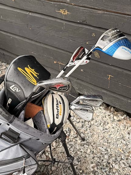 Golfbag och golfklubbor
