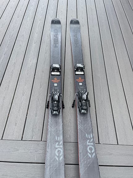 HEAD Kore 99 180 cm med bindningar