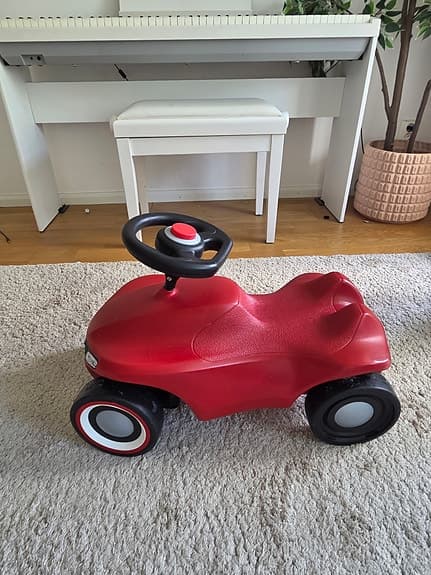 BIG Bobby Car Neo – röd åkbil säljes 🚗