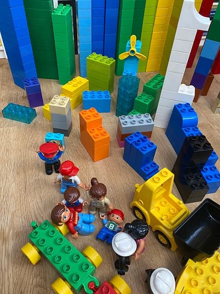 LEGO DUPLO blandade klossar, tåg och figurer