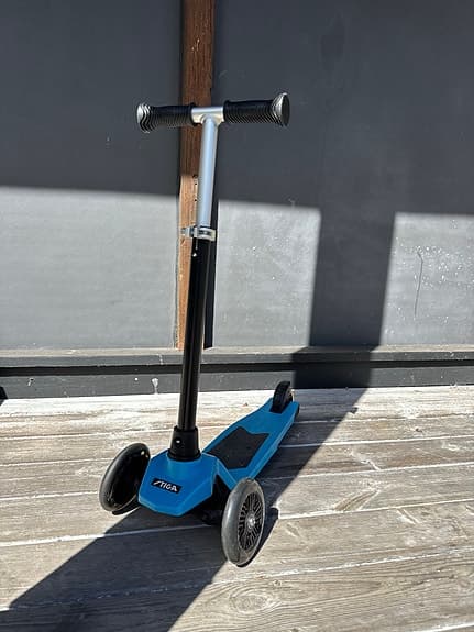 Stiga sparkcykel trehjuling blå