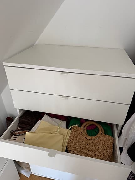 ”VIHALS” byrå från IKEA