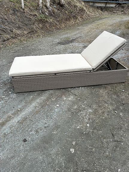 Solstol i konstrotting med dyna