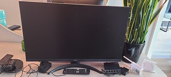 LG smart TV, FHD, 27 tums, IPS panel