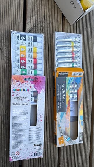 Akvarell- och akrylfärger set i tub