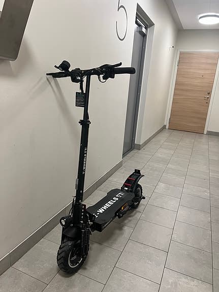 E-Wheels E7