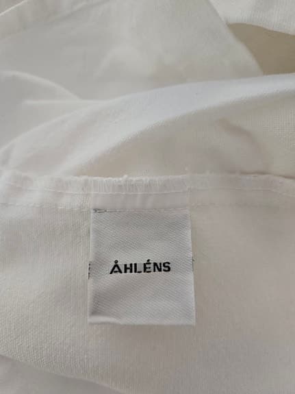 Sängkappa vit i kraftig 100% bomull från ÅHLENS