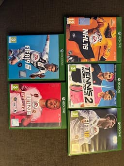 Xbox One S 500 GB med spel och kontroll