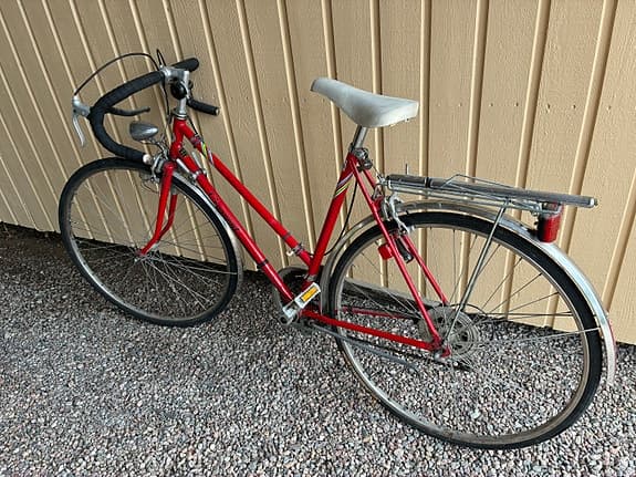 Röd damcykel 28" med bockstyre