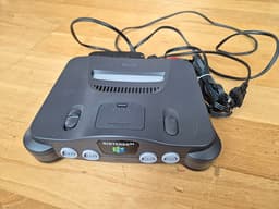 Nintendo 64 spelkonsol grå