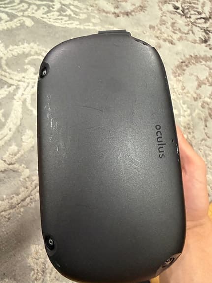Oculus VR-headset med kontroller och väska