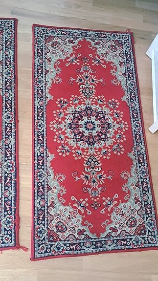 Röd orientaliskt mönstrad matta