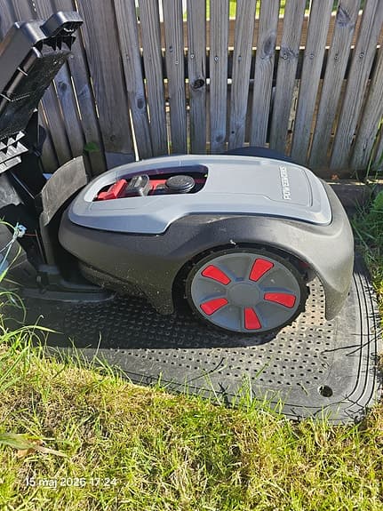 Powerworks robotgräsklippare grå/röd