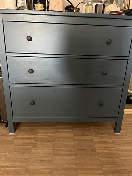 Hemnes blåbetsad byrå