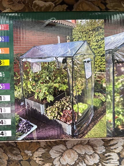 Greenhouse växthus för pallkrage med plastöverdrag