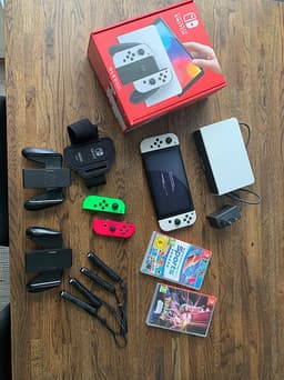 Nintendo Switch OLED spelkonsol med tillbehör