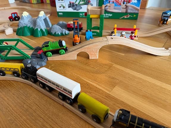 Stort BRIO & LEGO DUPLO tågbana paket – broar, tåg, Thomas, räls & tillbehör