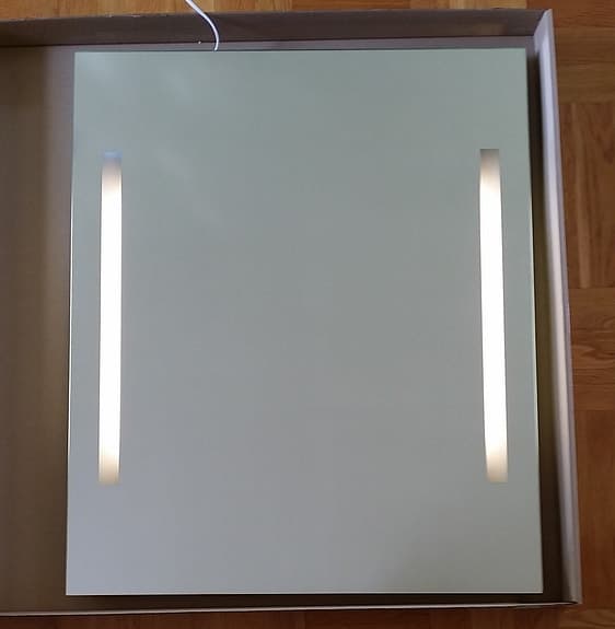 Badrumsspegel med belysning, 750x900 mm
