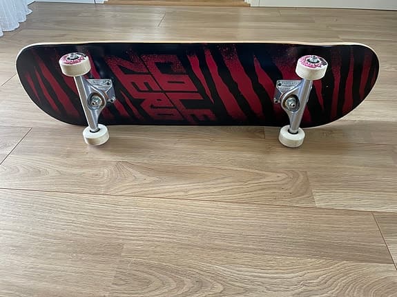 Komplett ZERO skateboard
