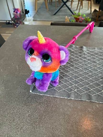 interaktiv leksak från FurReal Friends vid namn Walkalots Pandacorn