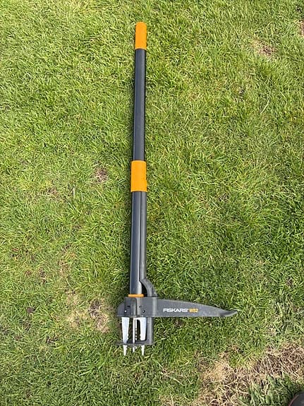 Fiskars ogräsupptagare med långt skaft