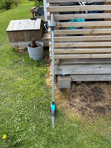 Gardena grässax med långt skaft