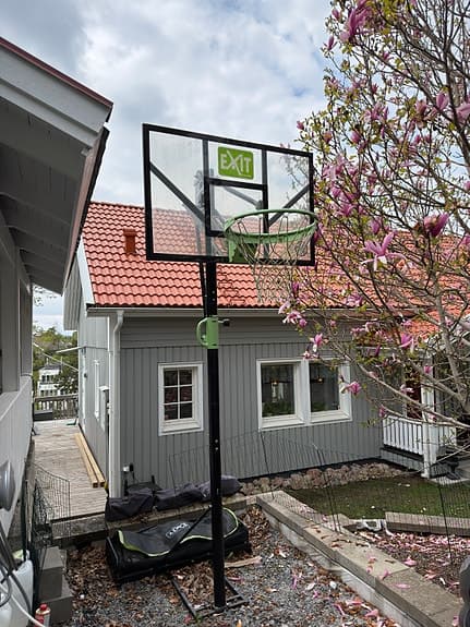 EXIT basketställning med korg och platta