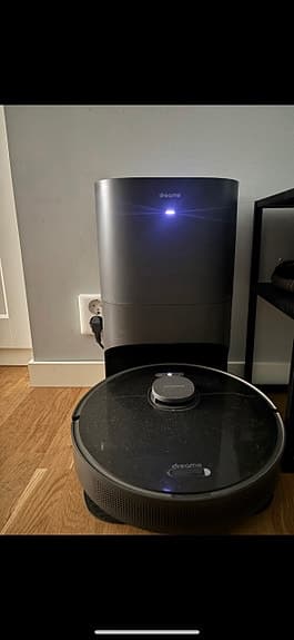 Dreame robotdammsugare med tömningsstation