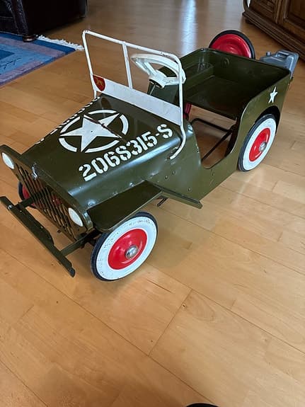 Vintage trampbil/militärjeep till barn- retro samlarobjekt